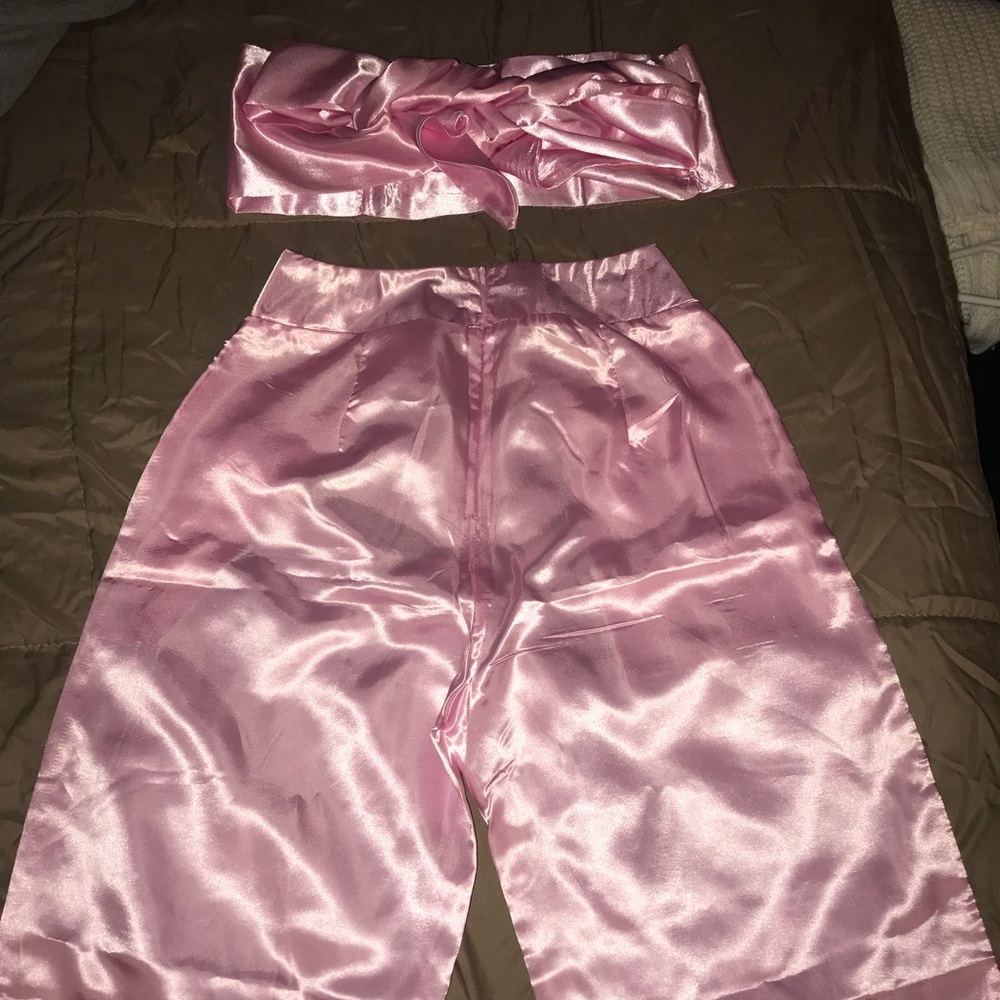 Super Cute 2 Piece Pants /Wrap Top size small